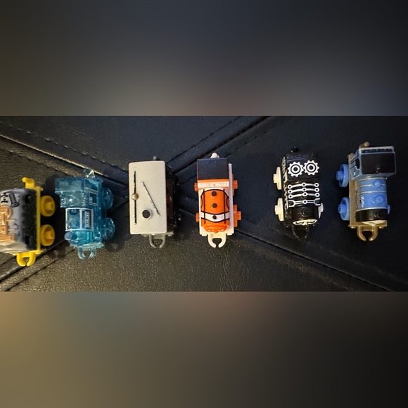 Thomas and Friends Thomas the train mini figures bundle of 6 - Picture 2 of 4